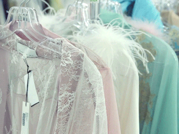 0-holding-top-of-post-riri-stance